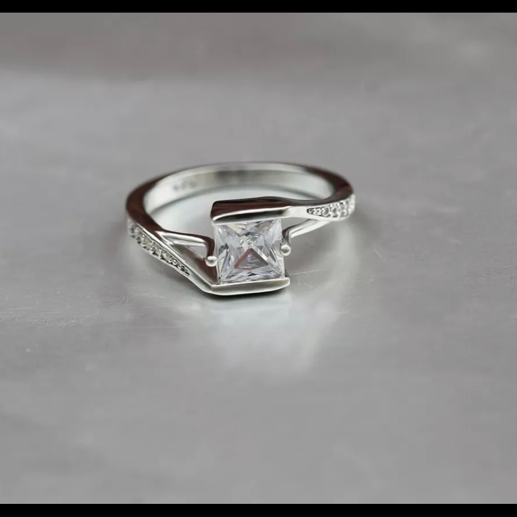 Princess Cut Cubic Zirconia 925 Silver Ring 8 22$